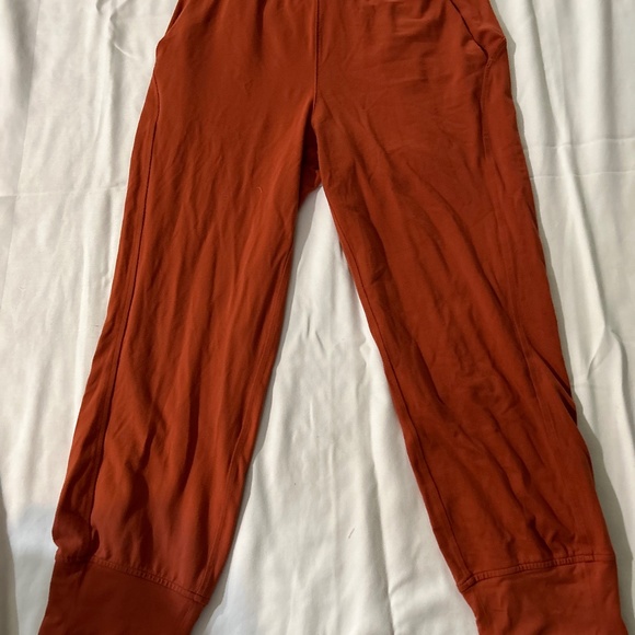 Lululemon Cropped Joggers - Picture 1 of 3
